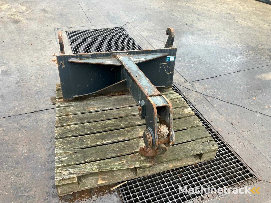Volvo Load Hook