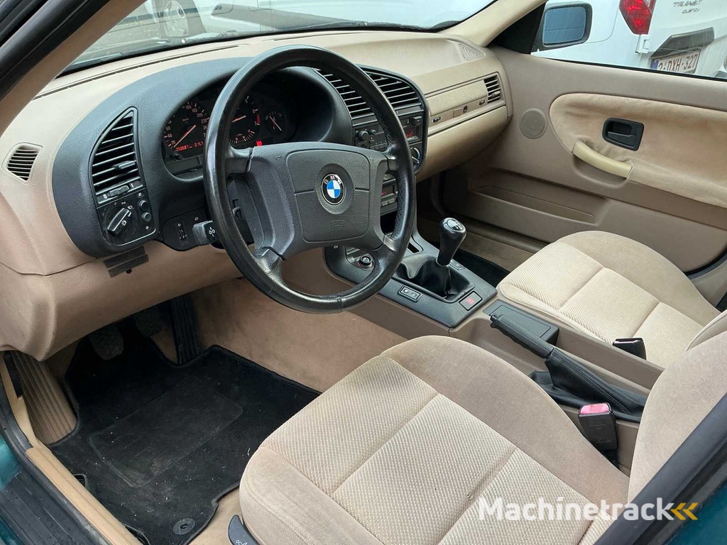 BMW 320i - 1994