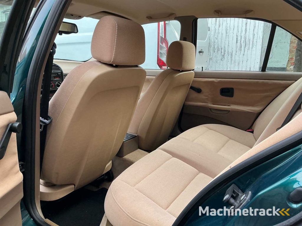 BMW 320i - 1994