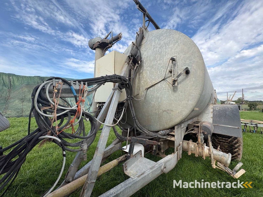 FLIEGL Güllefass mit Schleppschuhverteiler und Scheibeninjektor