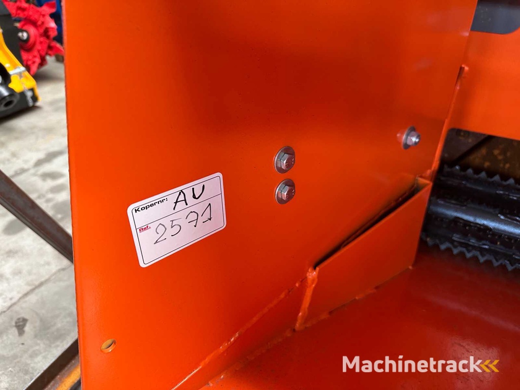 2025 - DC/EU20 - Houthakselaar