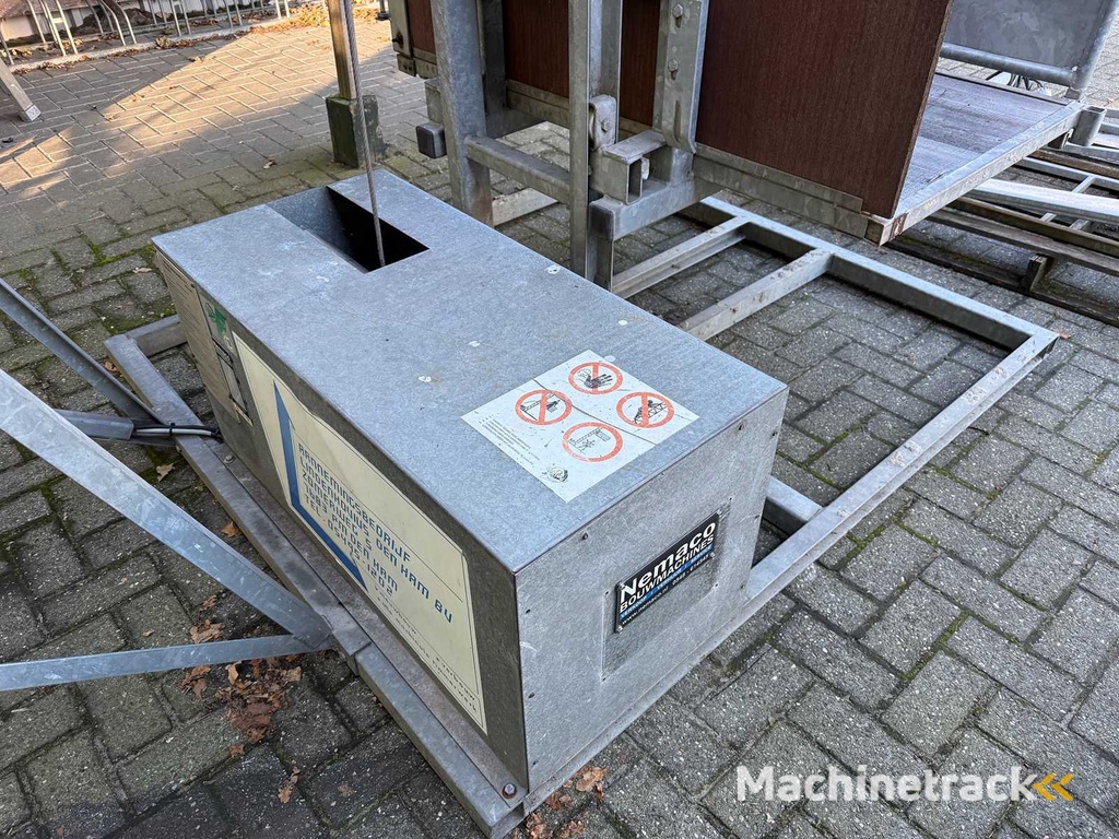 BK Construction Machinery - BK 250 K - Construction Elevator - 1993