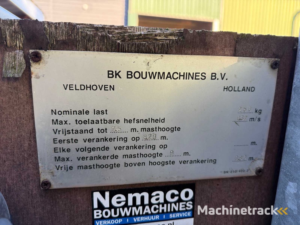 BK Construction Machinery - BK 250 K - Construction Elevator - 1993
