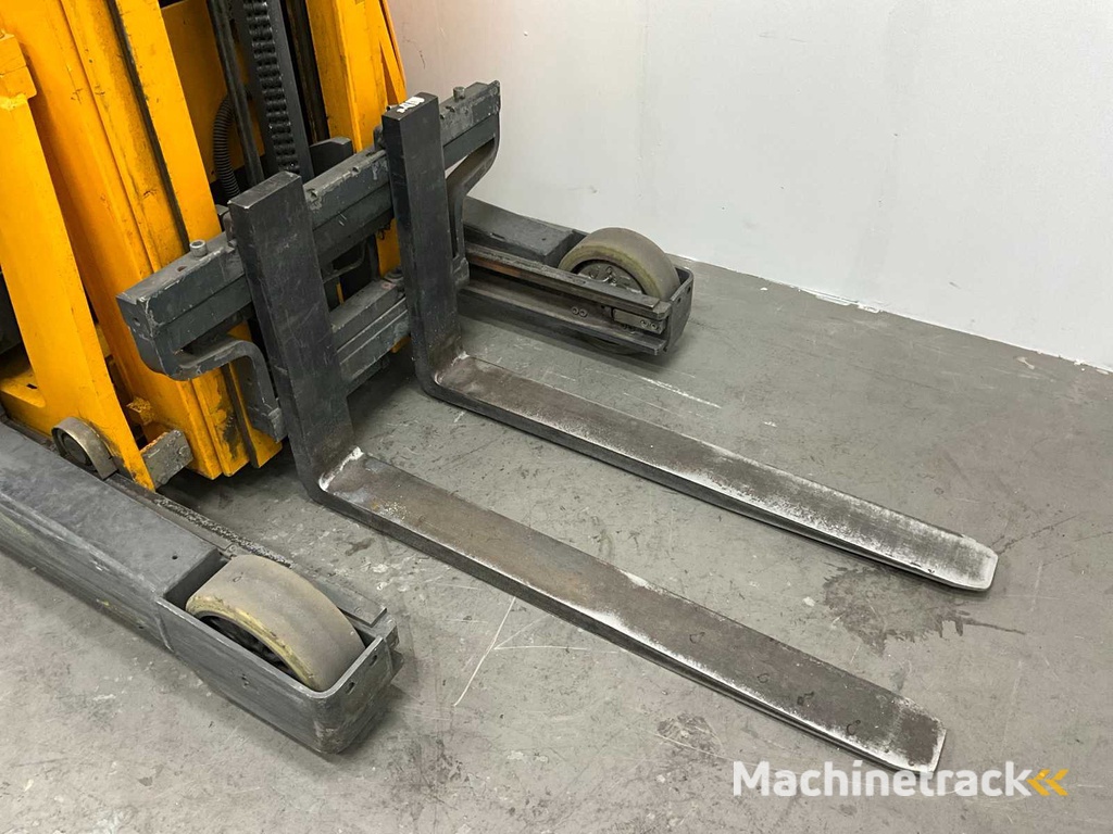 Jungheinrich - ETV 214 - Reach truck