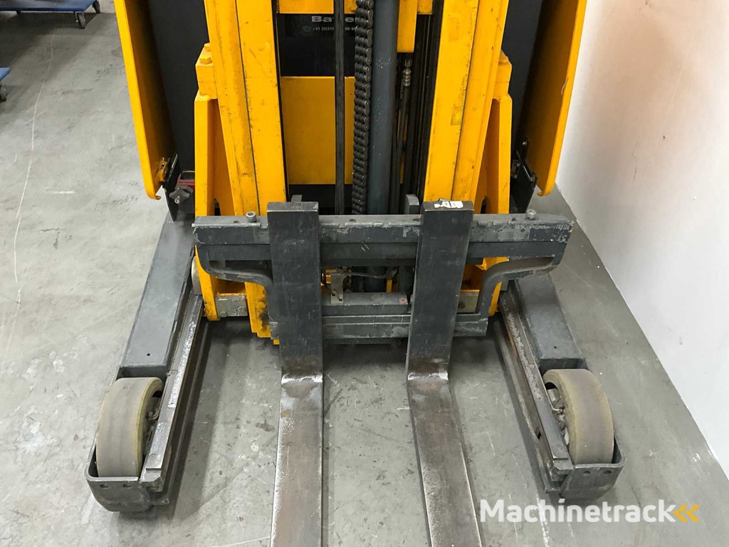 Jungheinrich - ETV 214 - Reach truck