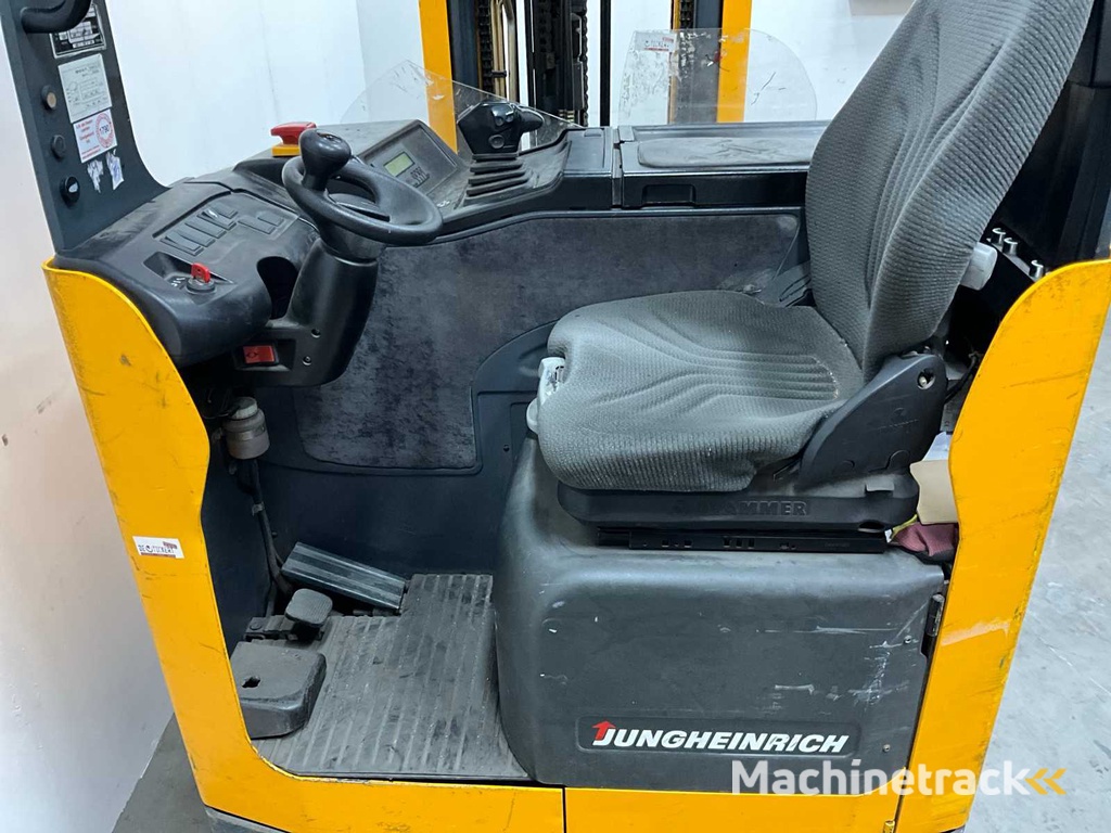 Jungheinrich - ETV 214 - Reach truck