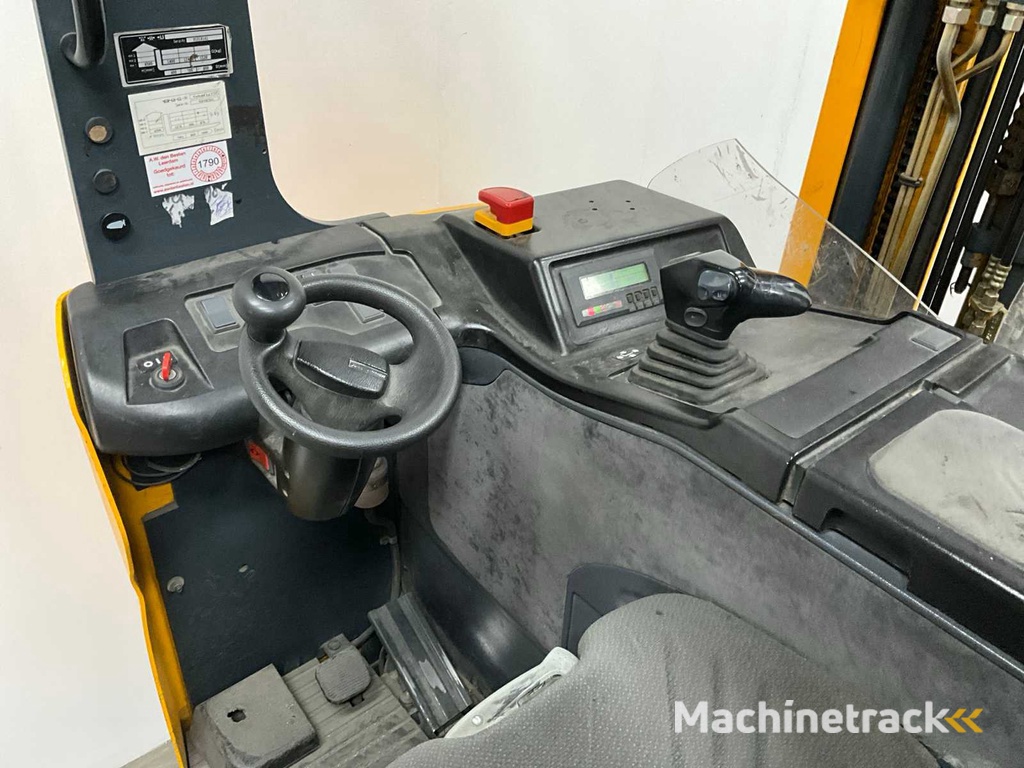 Jungheinrich - ETV 214 - Reach truck