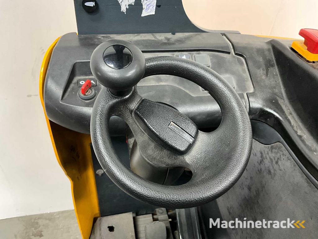 Jungheinrich - ETV 214 - Reach truck