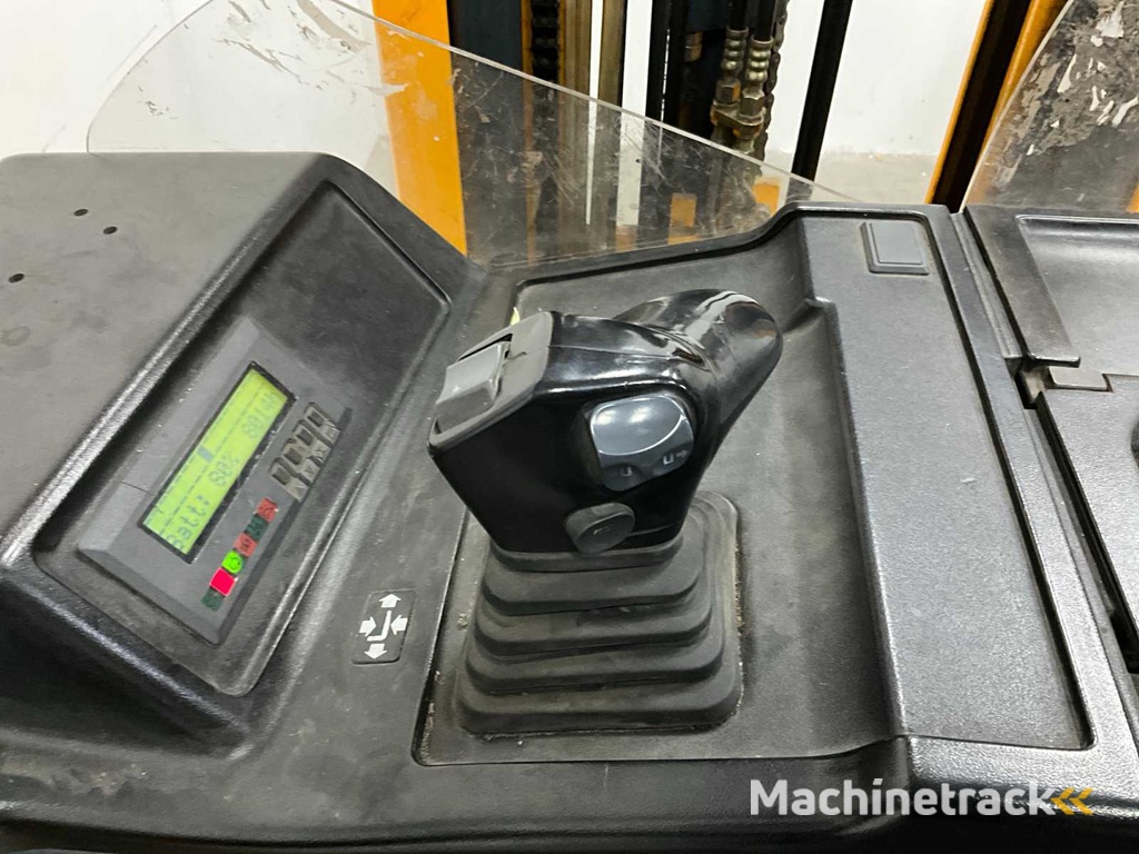 Jungheinrich - ETV 214 - Reach truck