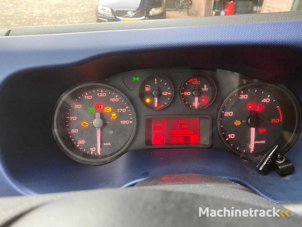 Iveco - Daily - 35S16V 2.3 352 L2H2 - Commercial vehicle