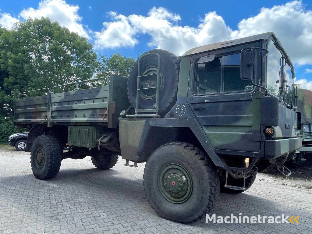 Man - Cat 4X4 - Truck