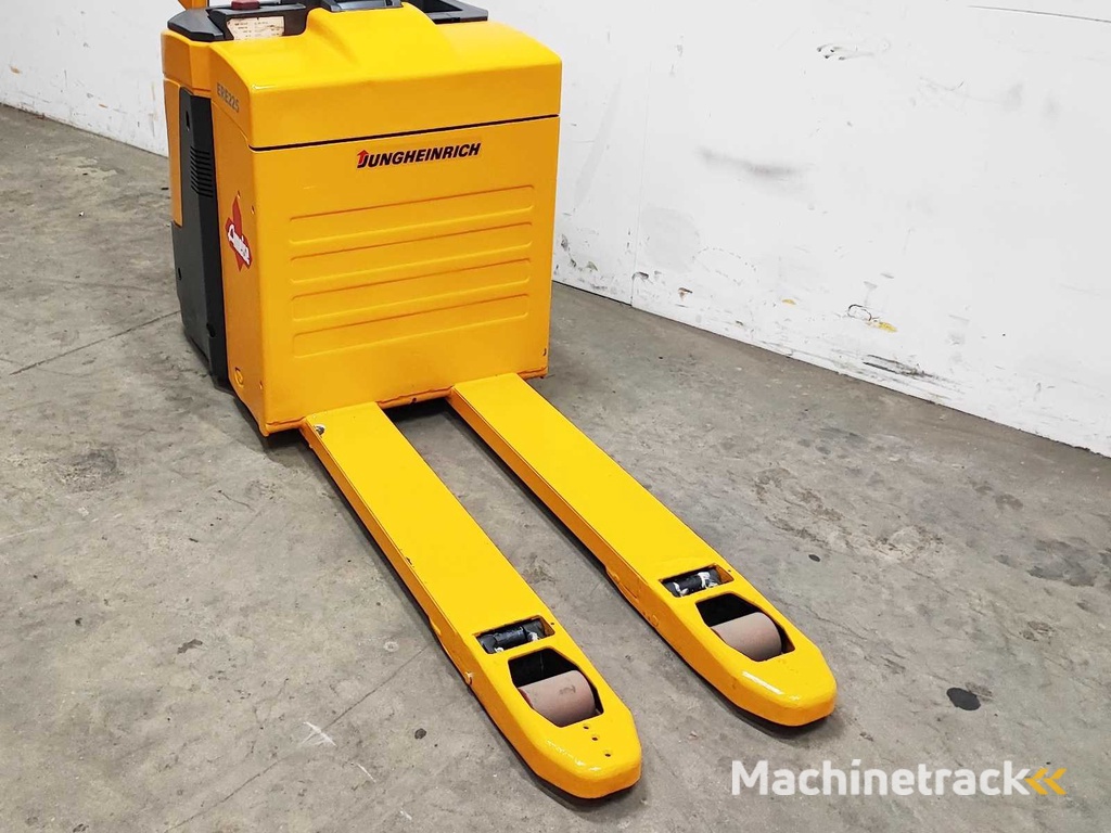 Jungheinrich - 2014 - ERE 225 - Electric pallet truck