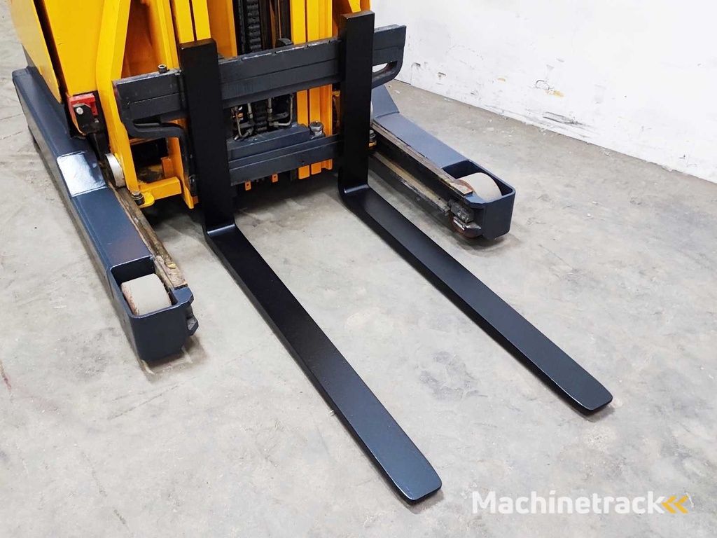 Jungheinrich - 1998 - ETV 12 - Reach truck