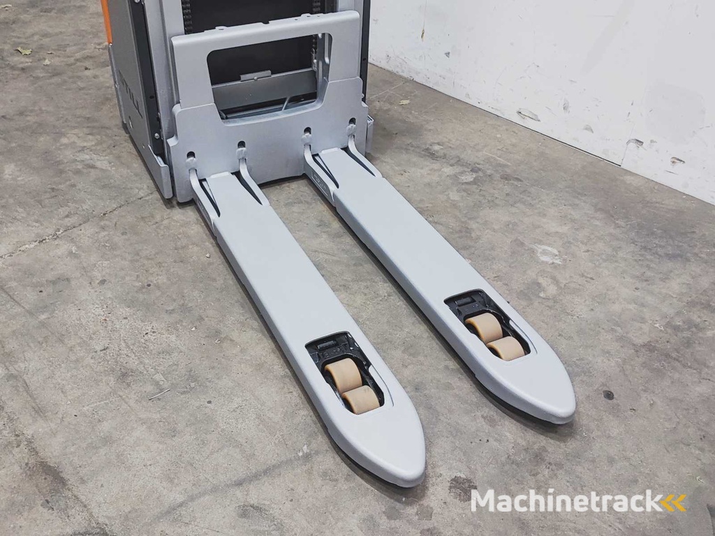 Still - 2020 - EXD 18L - Stacker