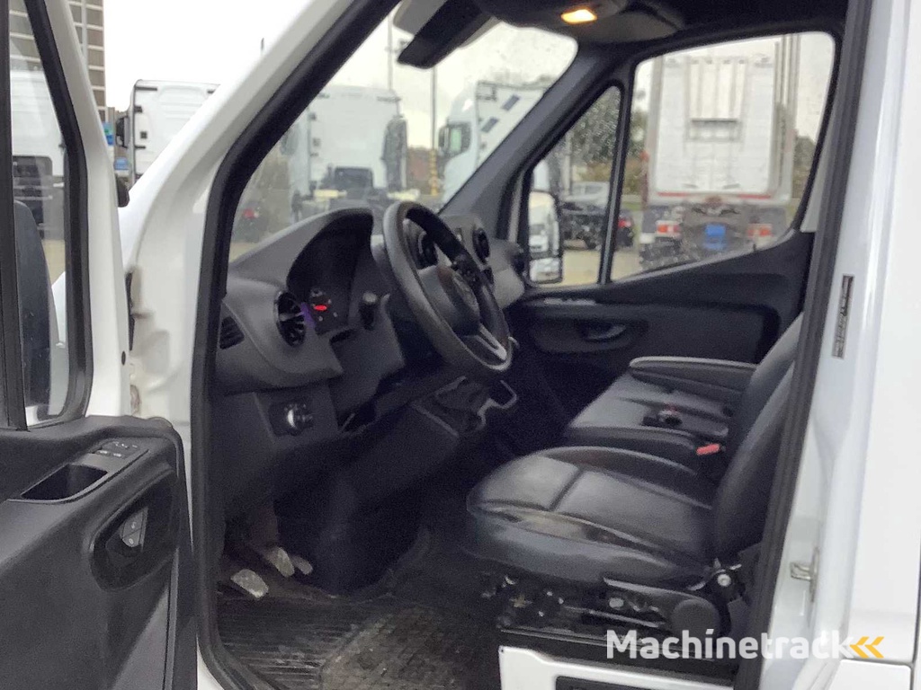 2021 Mercedes-Benz L2U3 Sprinter Transporter