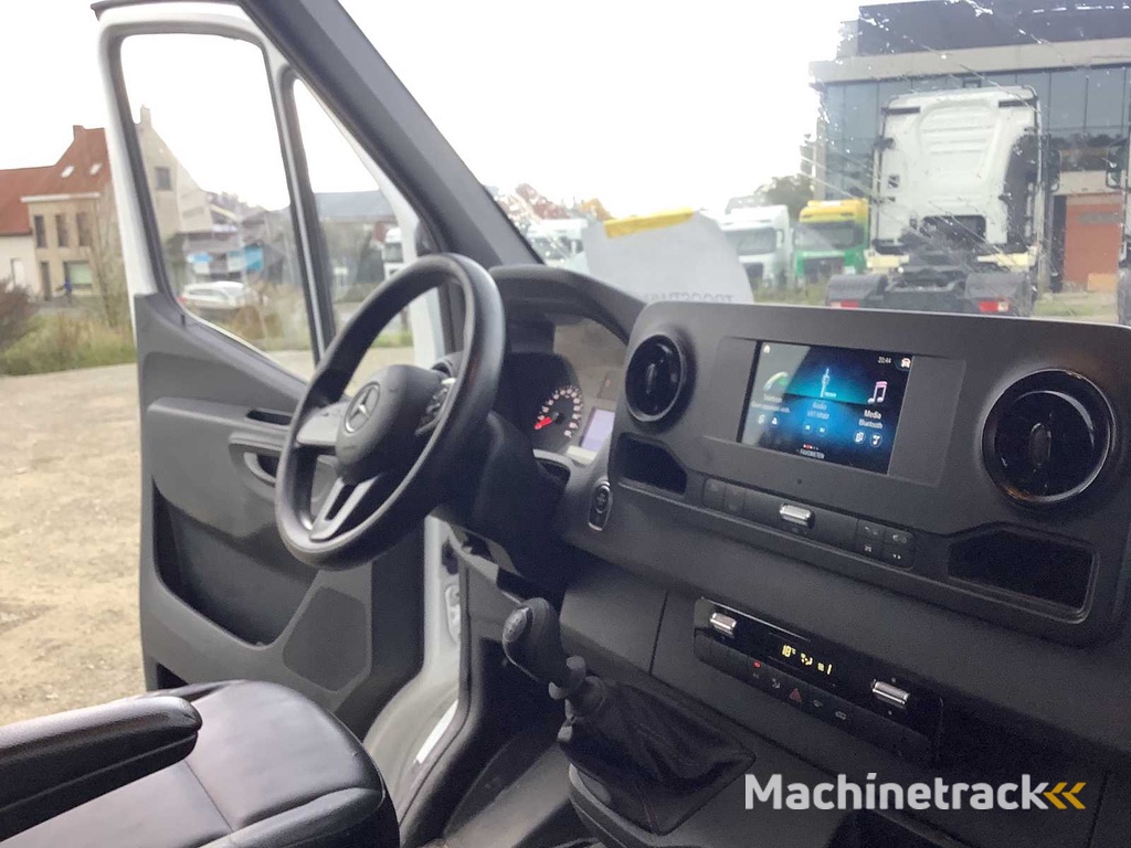 2021 Mercedes-Benz L2U3 Sprinter Transporter