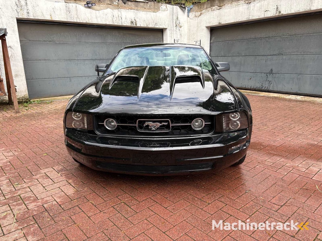 FORD Mustang Coupé V6 - 2006