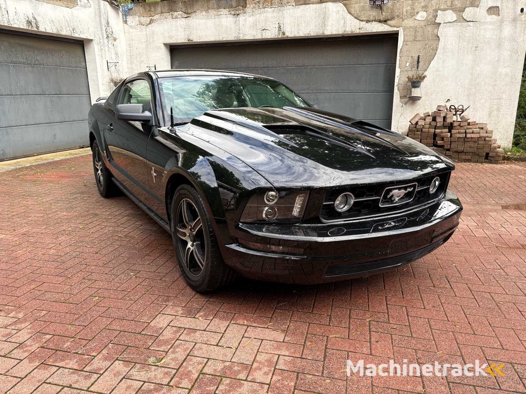 FORD Mustang Coupé V6 - 2006