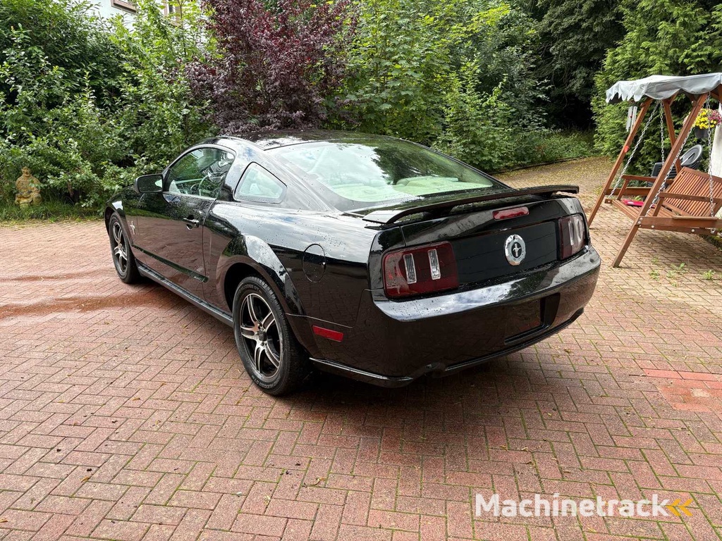 FORD Mustang Coupé V6 - 2006