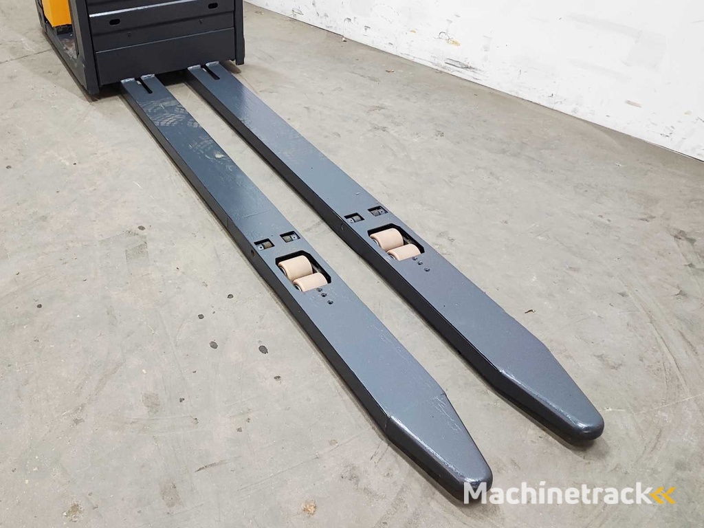 Jungheinrich - 2008 - ECE 225 - Order picker