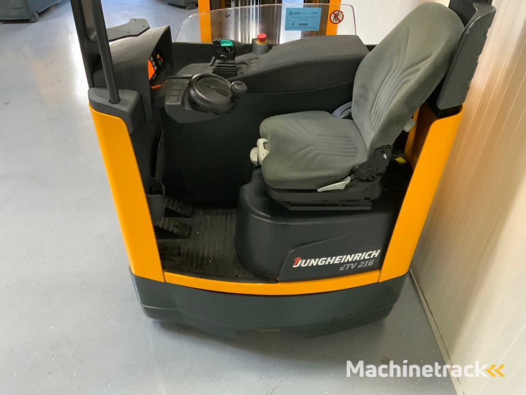 Jungheinrich ETV 216 Reach truck