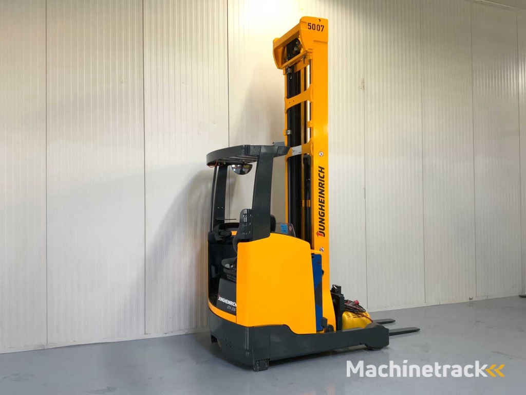 Jungheinrich ETV 216 Reach truck