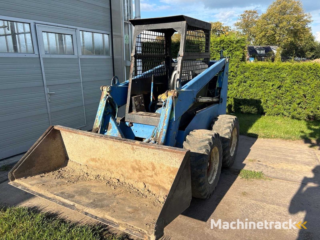 Bobcat - 825 - Skid Steer Loader