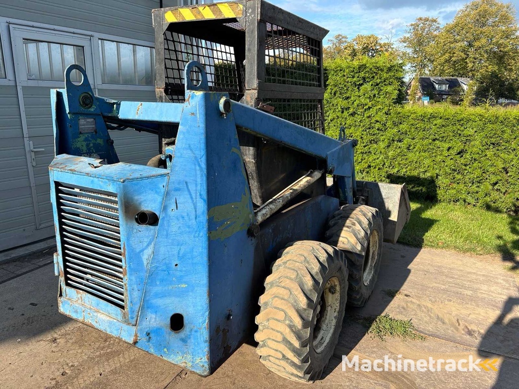 Bobcat - 825 - Skid Steer Loader
