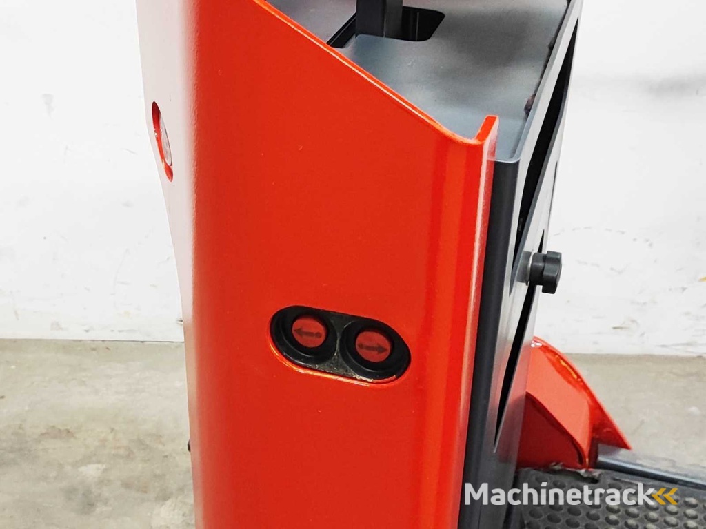 Linde - 2017 - P30C - Industrial tractor