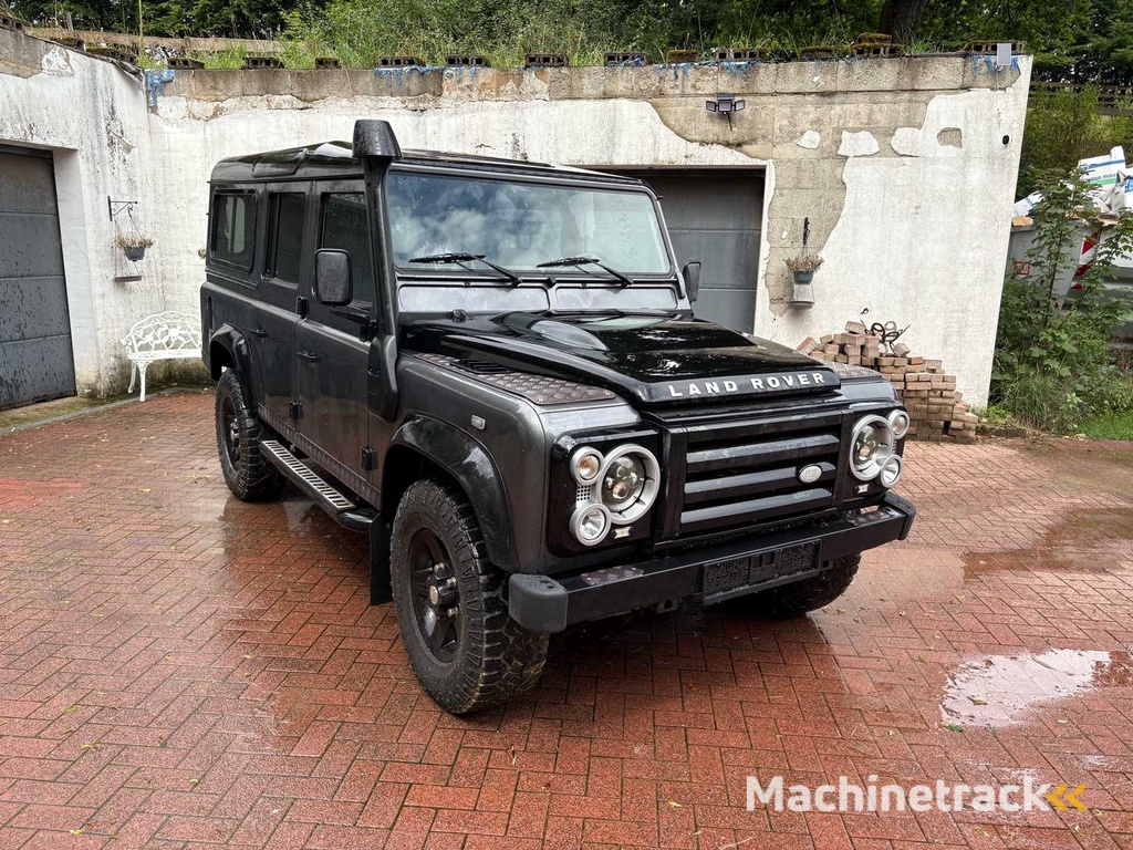 LAND ROVER Defender 110 TD5 Station Wagon