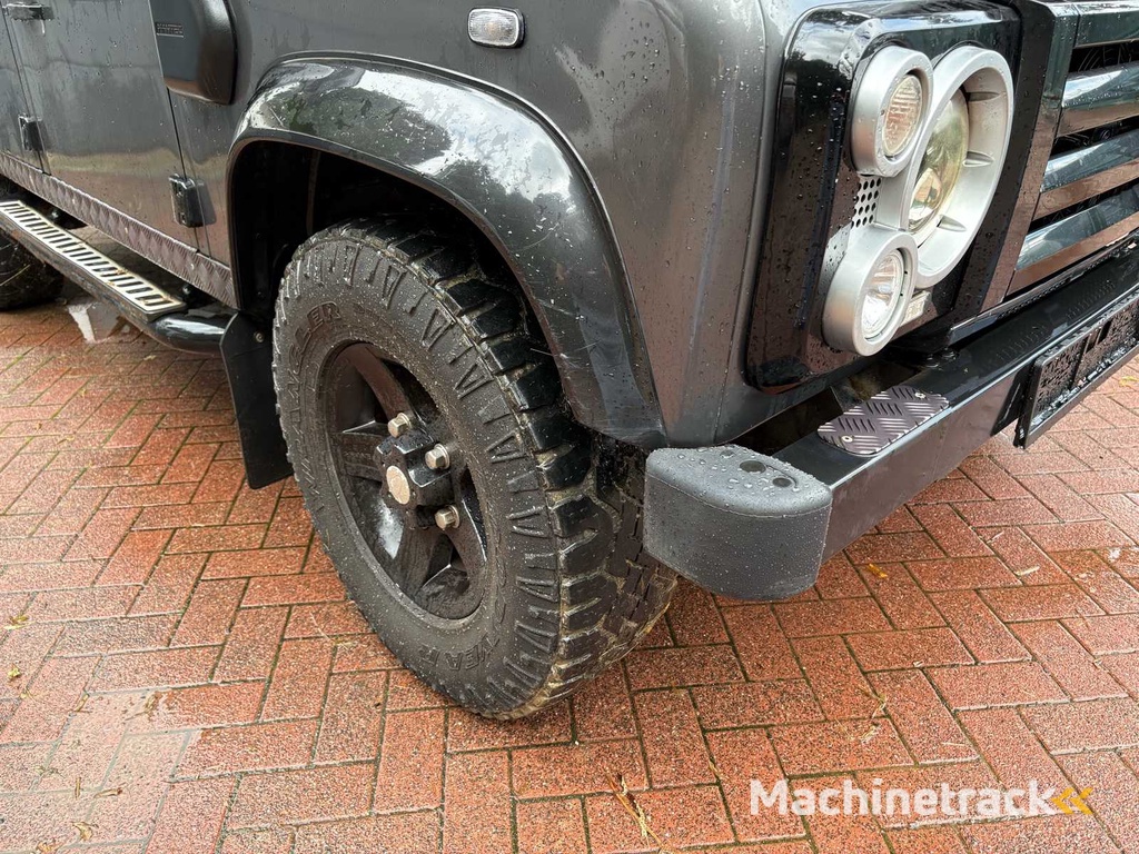 LAND ROVER Defender 110 TD5 Station Wagon