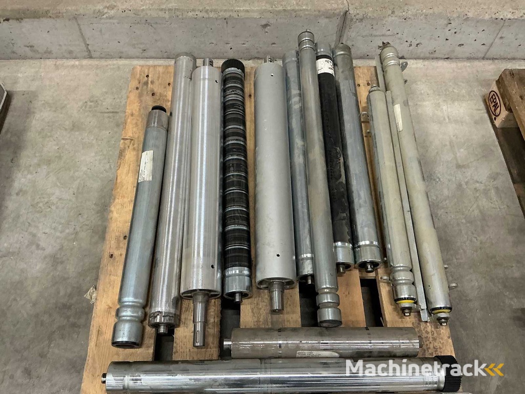 - - Partij diverse transportrollen (15x)