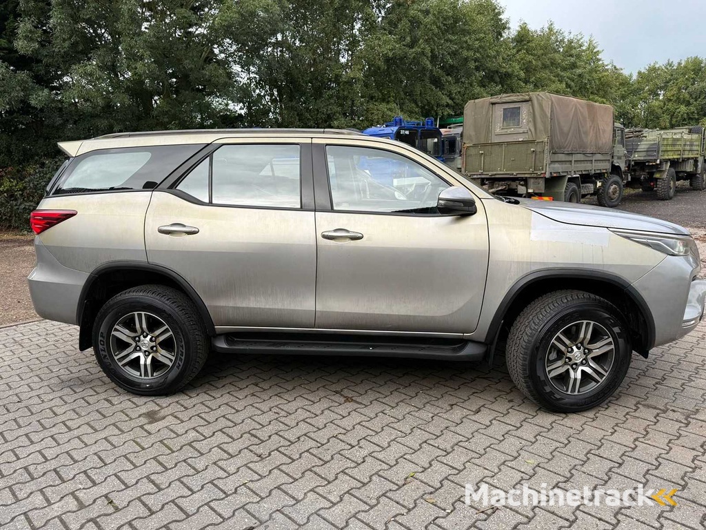 Toyota - 2025 - Fortunner - Auto