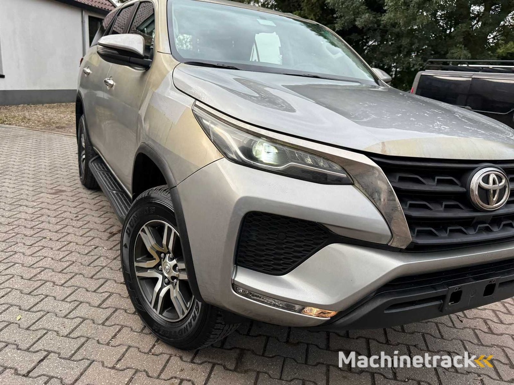 Toyota - 2025 - Fortunner - Auto