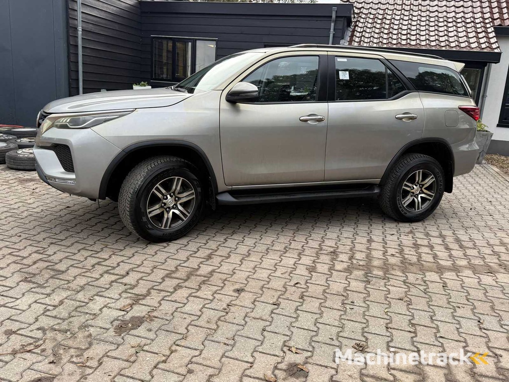 Toyota - 2025 - Fortunner - Auto