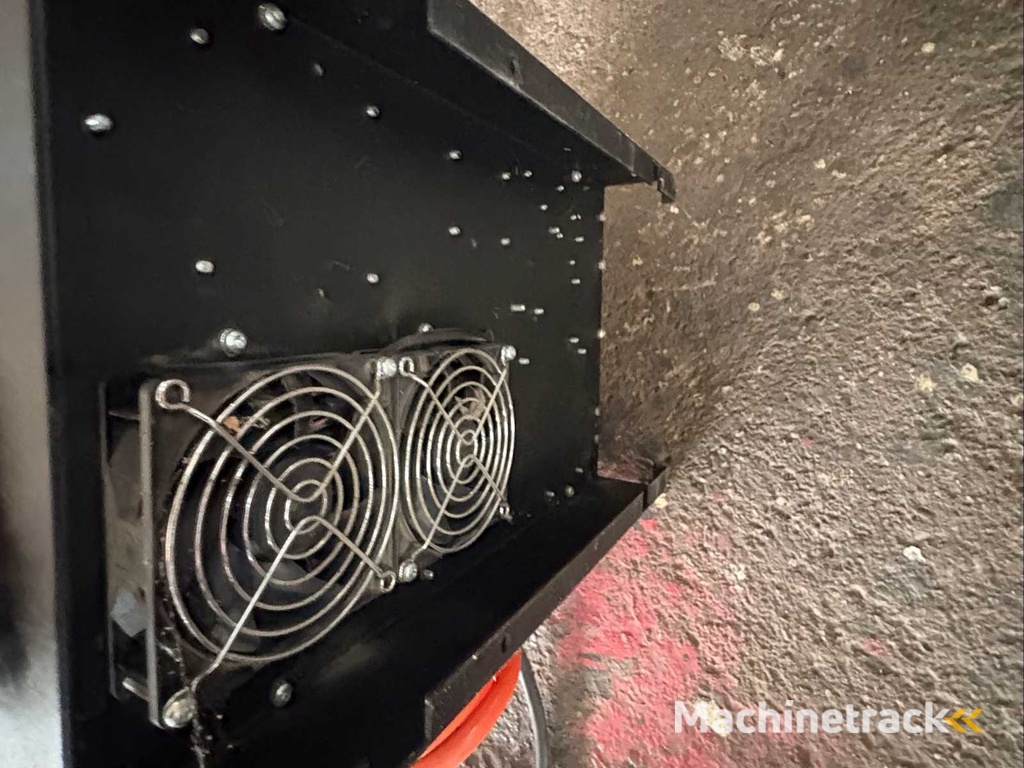 PFEIFFER GROUP Lion 100 P Batterieladegerät