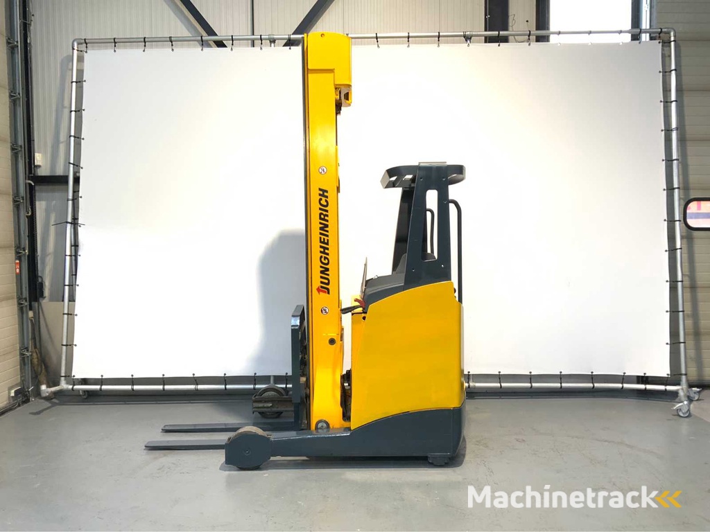 Jungheinrich ETV 214 - 7.7M Triplex, Free-Lift, Side-Shift - Reach truck
