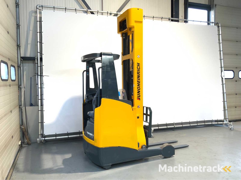 Jungheinrich ETV 214 - 7.7M Triplex, Free-Lift, Side-Shift - Reach truck