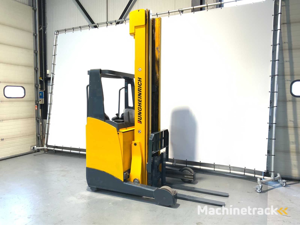 Jungheinrich ETV 214 - 7.7M Triplex, Free-Lift, Side-Shift - Reach truck