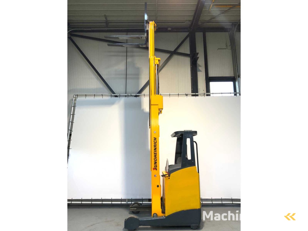 Jungheinrich ETV 214 - 7.7M Triplex, Free-Lift, Side-Shift - Reach truck