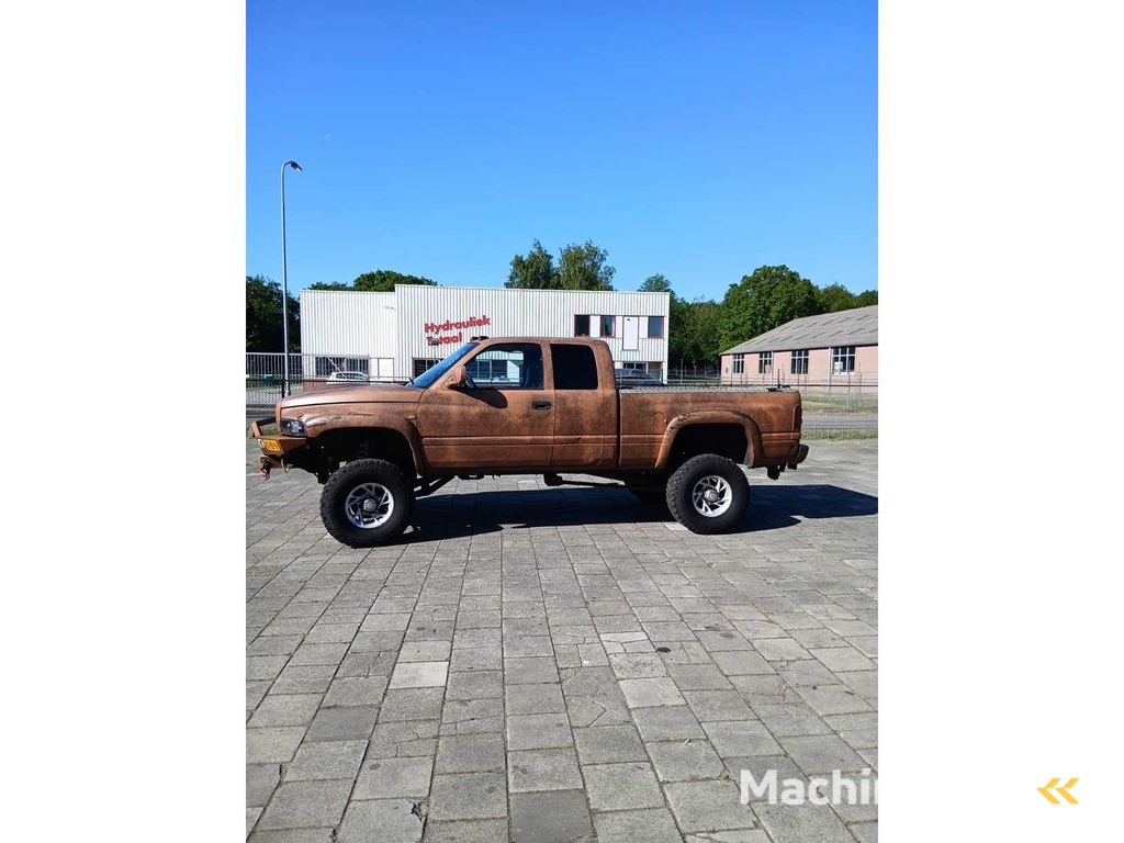 Dodge - Ram 2400 - Personenauto