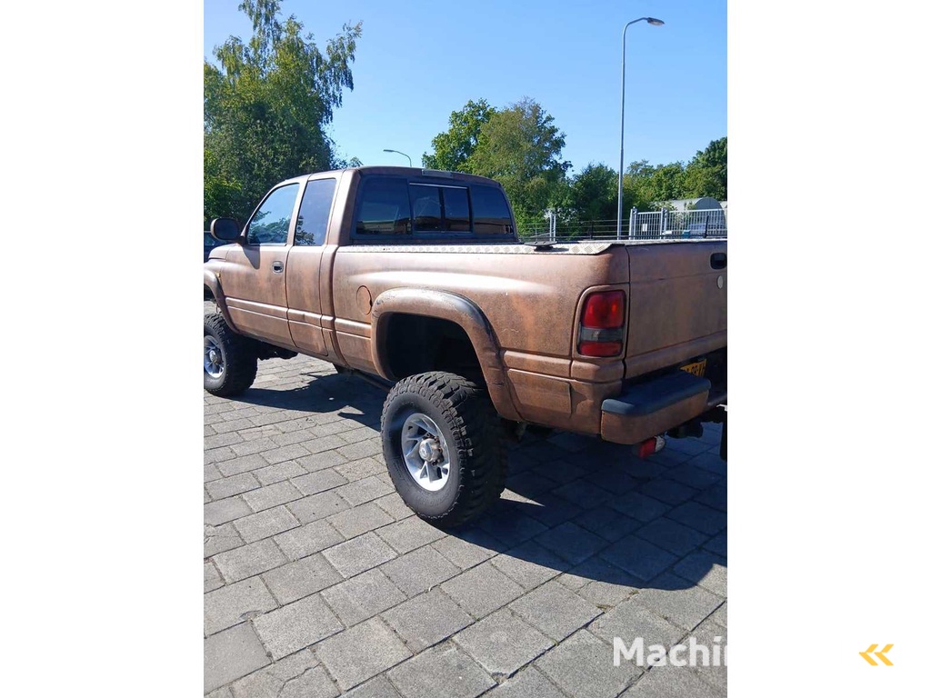 Dodge - Ram 2400 - Personenauto