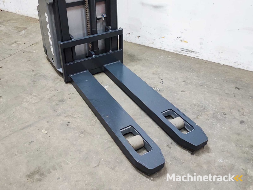 Atlet - - PSL125 - Stapelaar