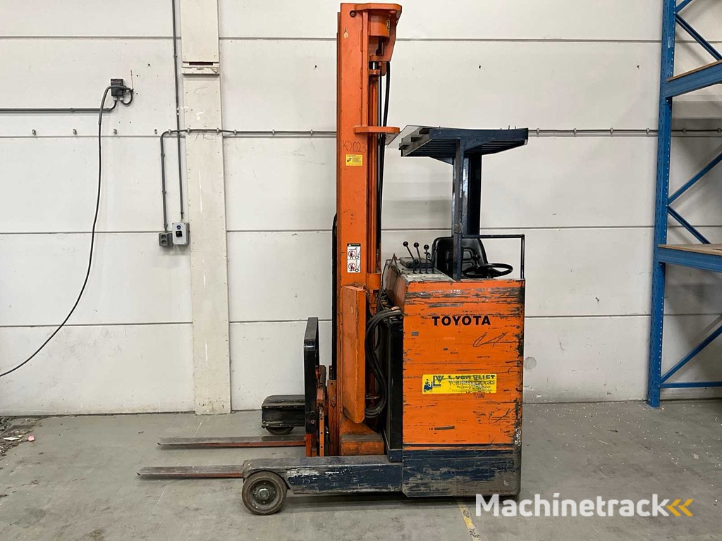 Toyota  - 5FBRE14 - Reach truck