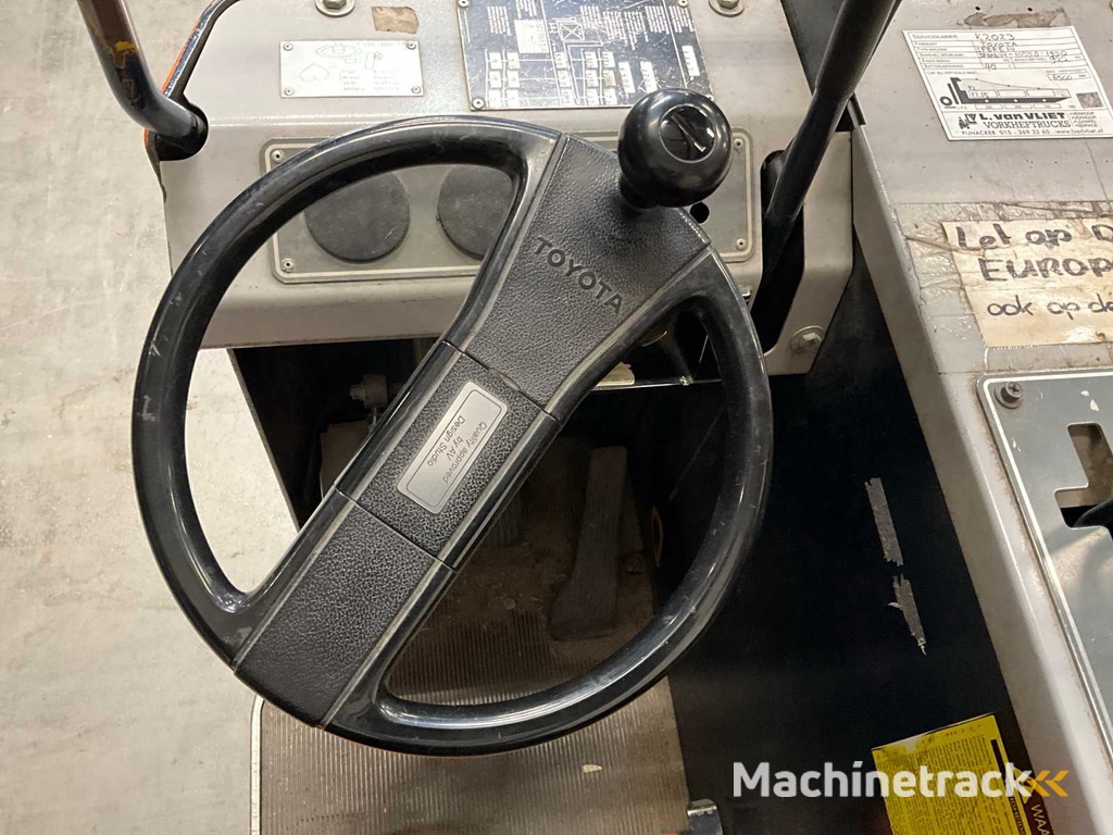 Toyota  - 5FBRE14 - Reach truck