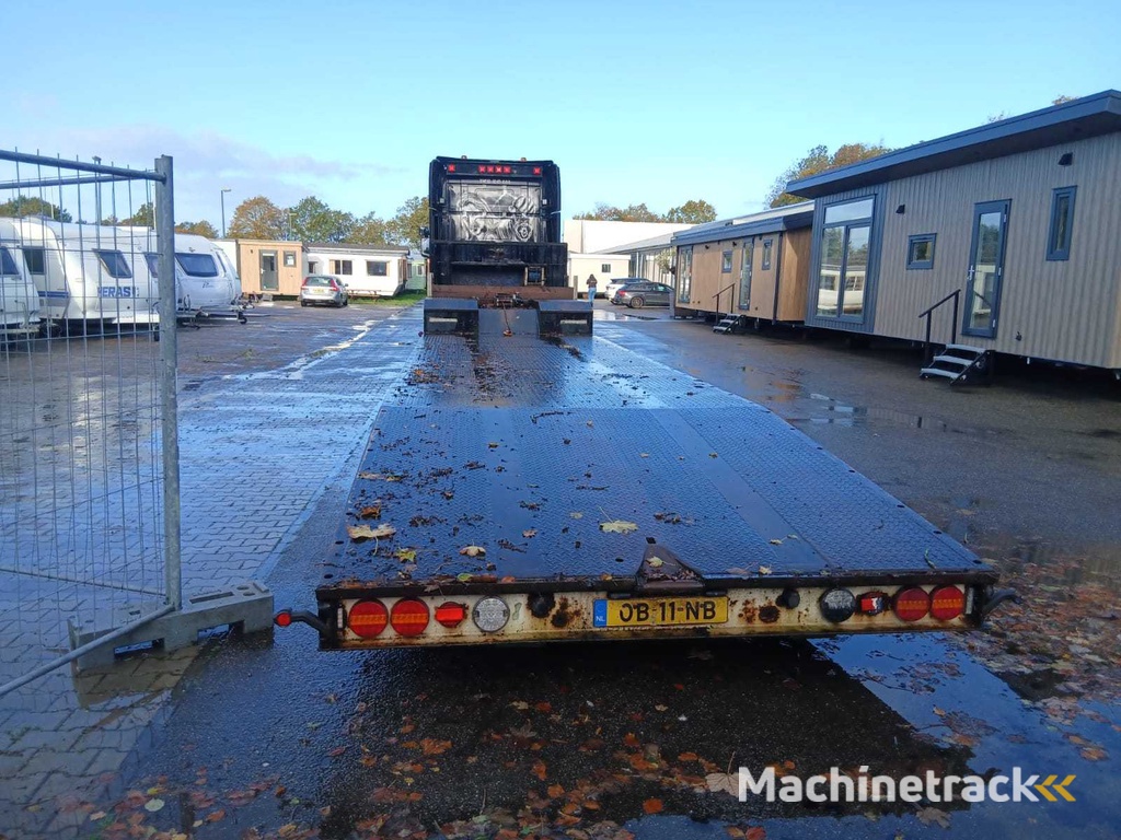 Scania  met oplegger show truck - Vrachtwagen