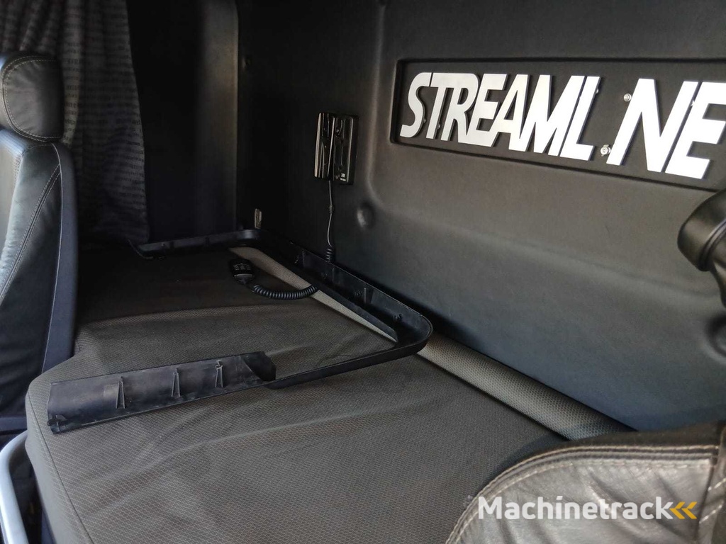 Scania  met oplegger show truck - Vrachtwagen