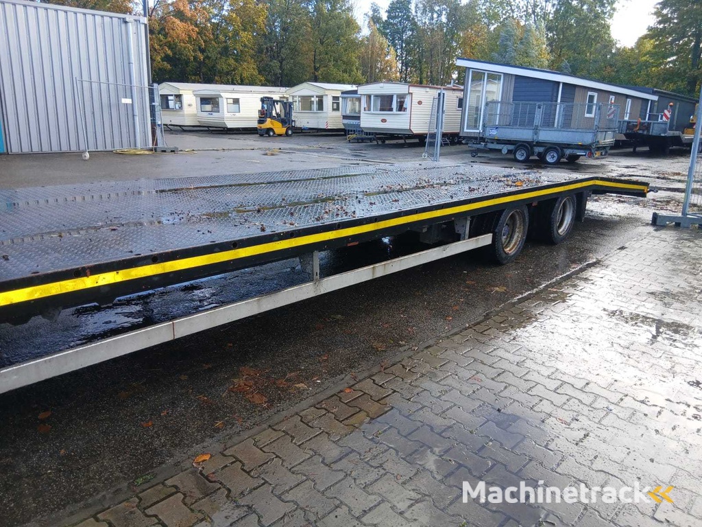 Scania  met oplegger show truck - Vrachtwagen