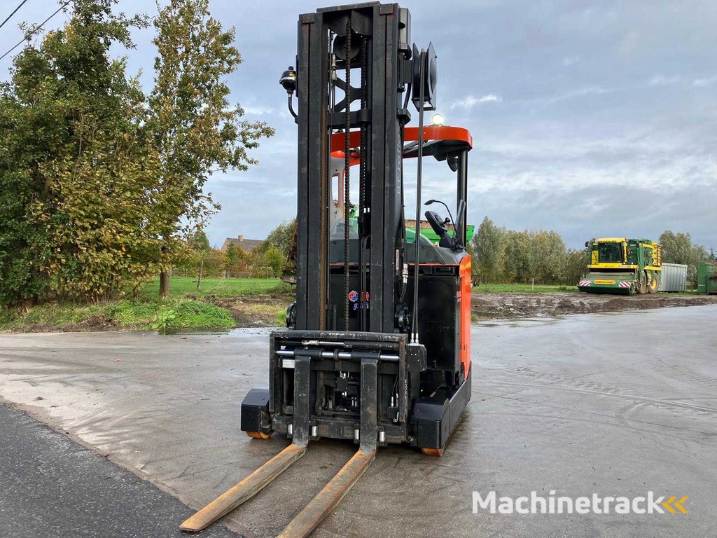 BT RRE 160 Reach forklift 2015