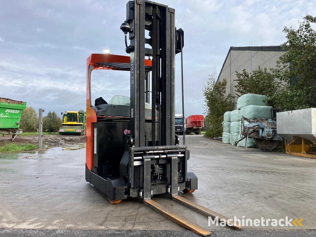 BT RRE 160 Reach forklift 2015